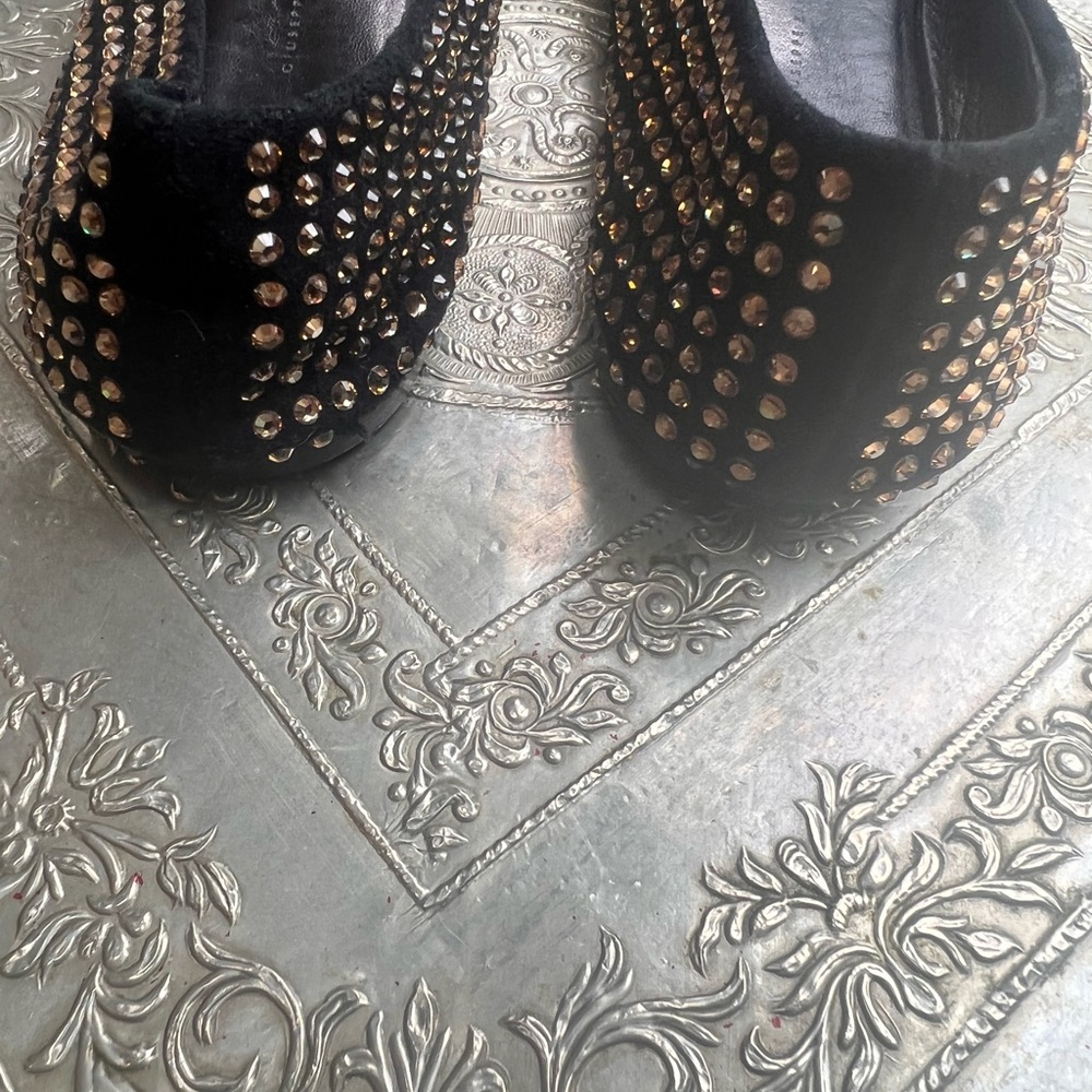 Giuseppe Zannoti Black and Gold Studded Women's Flats. - Picture 8 of 13